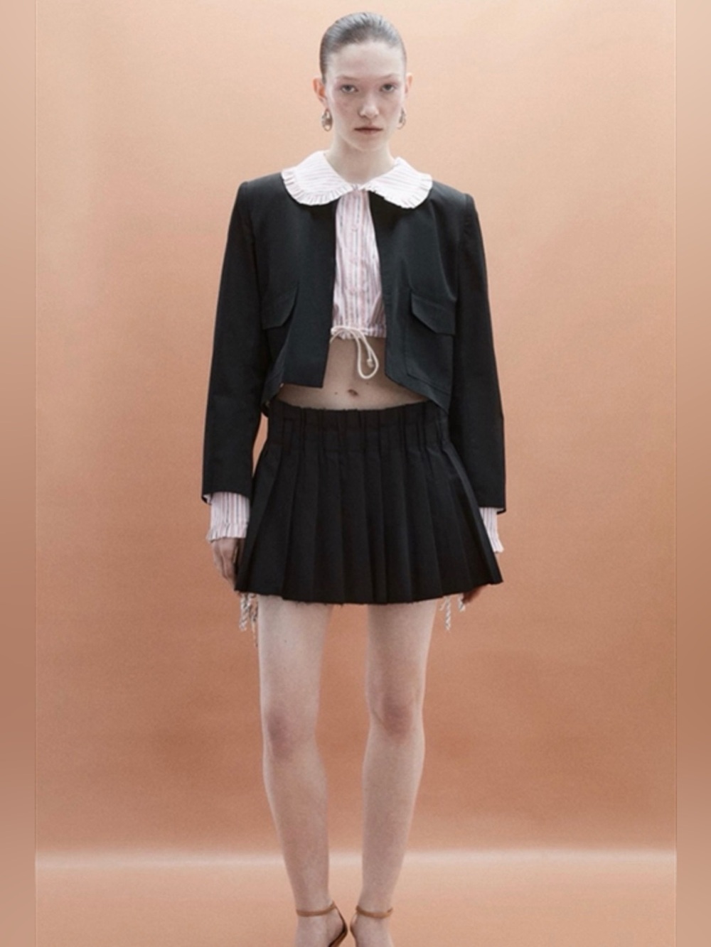 🥛🐄🐮Milkwhite Cropped White Ruffle Collar Tie-Front Blouse